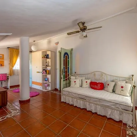 Traditional With Pool 5 Minutes From Beaches Venkovský dům Torrevieja