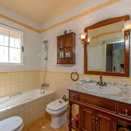 Traditional With Pool 5 Minutes From Beaches Torrevieja